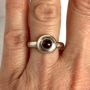 Sterling Silver 925 MNSN Simplistic Round Bezel Set Garnet Cabochon Ring Sz 5.75